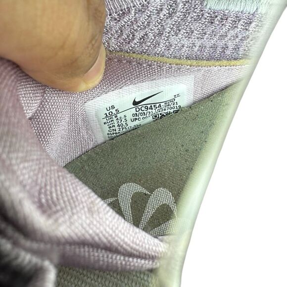 Nike Air VaporMax Flyknit 2021 Women’s Size 10.5 Purple Athletic Shoes Sneakers - Picture 4 of 8